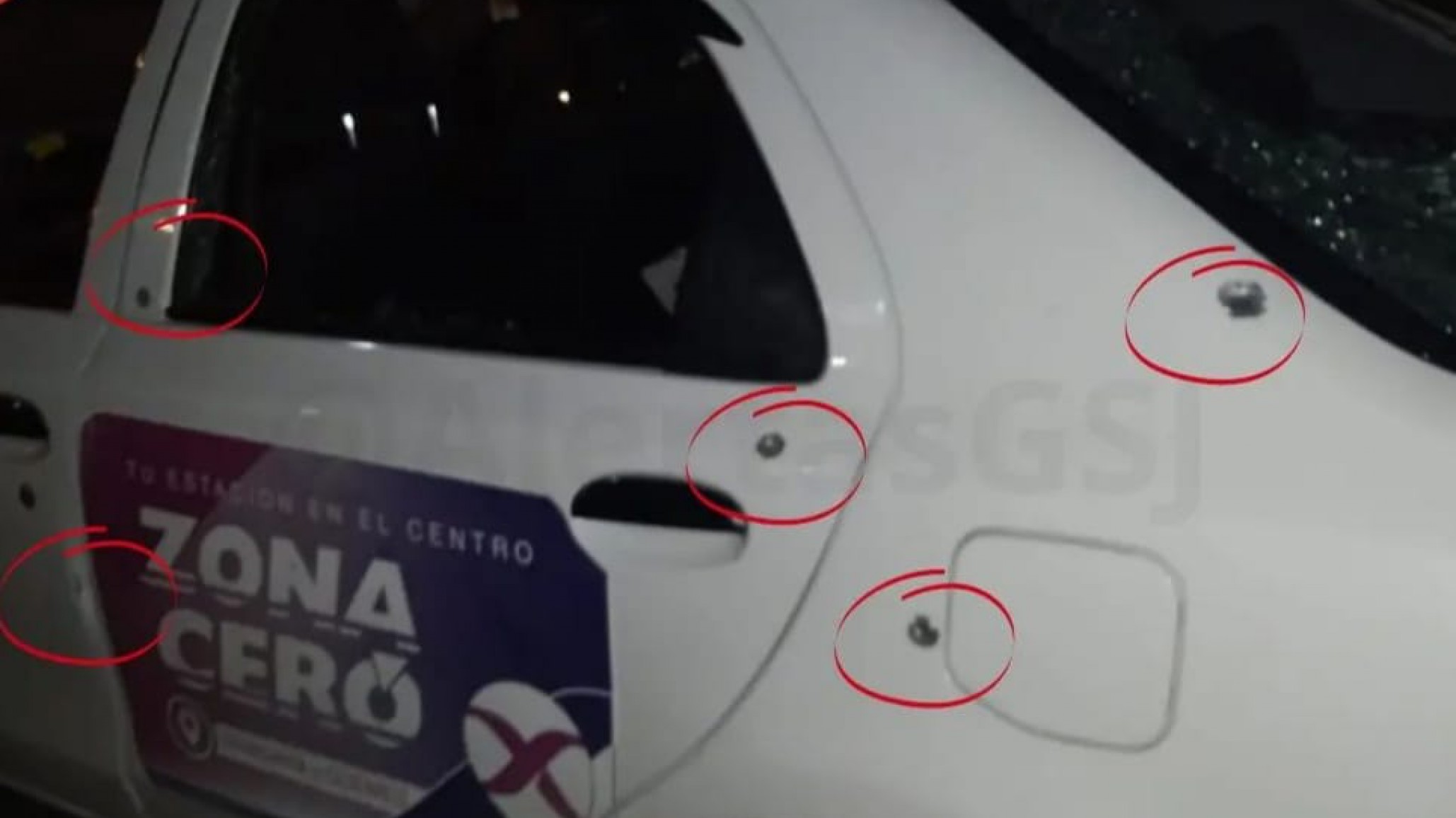 Ataque a tiros: así el taxista escapó tras recibir 8 balas en el auto