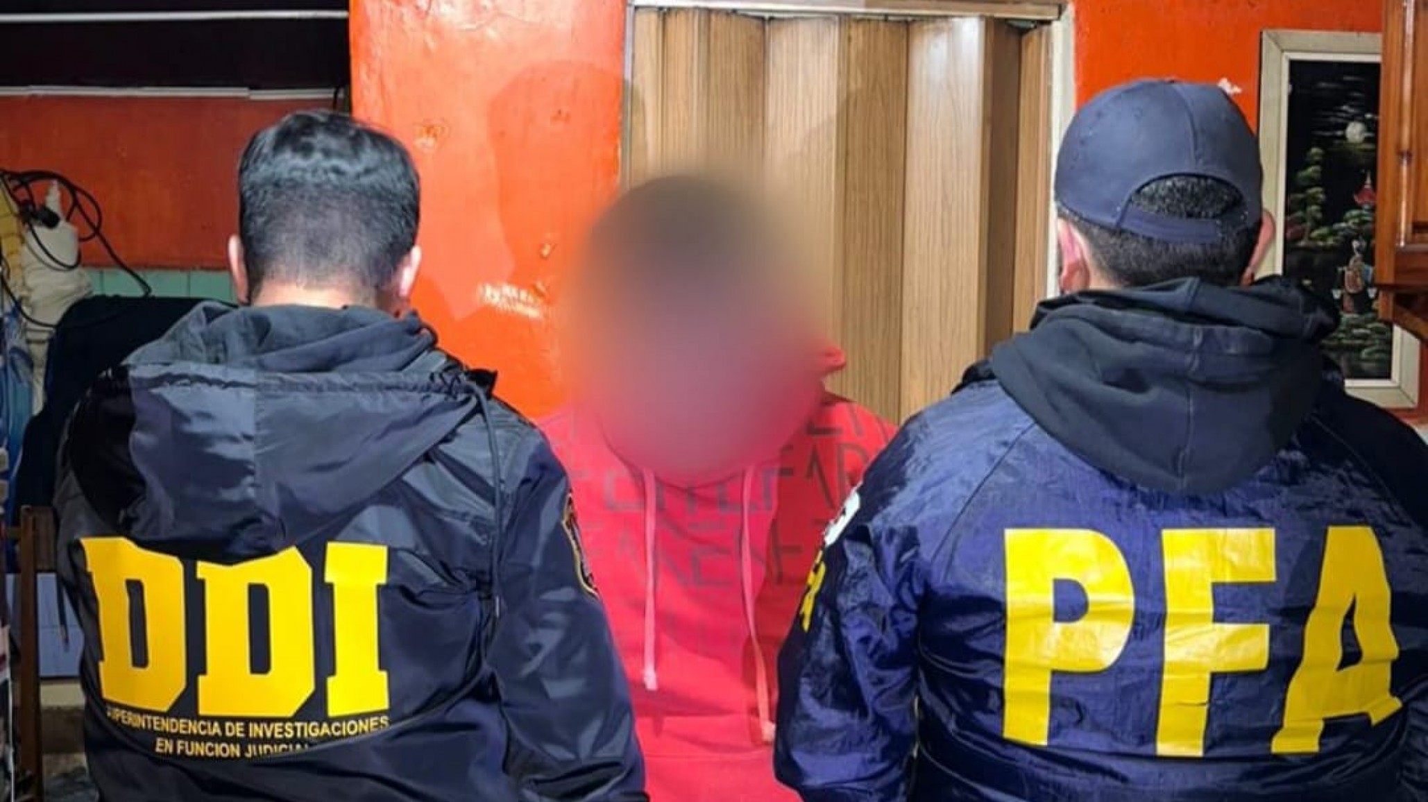 Detiene al prófugo del asesinato de la novia del policía