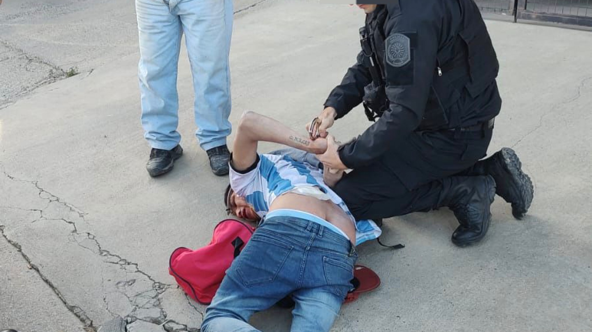 Salió de la cárcel y cuatro horas despues fue detenido por robar una pala