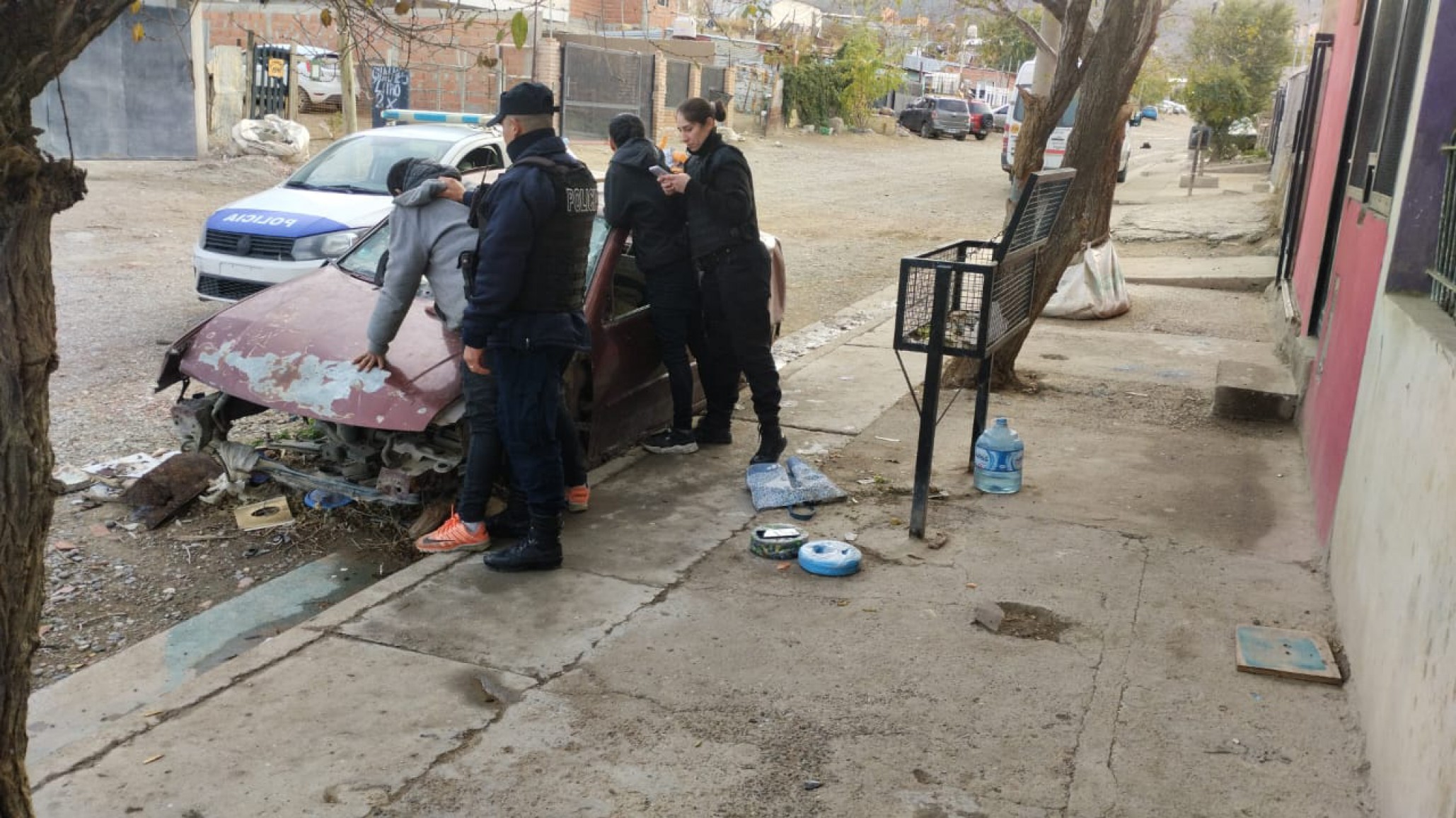 Entraron a una casa a robar y terminaron detenidos