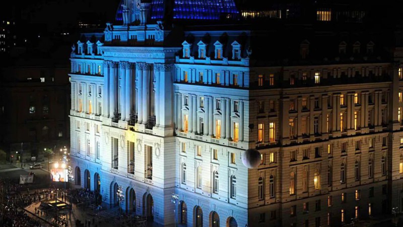 El gobierno anunció que el Centro Cultural Kirchner ahora se llamará Palacio Libertad