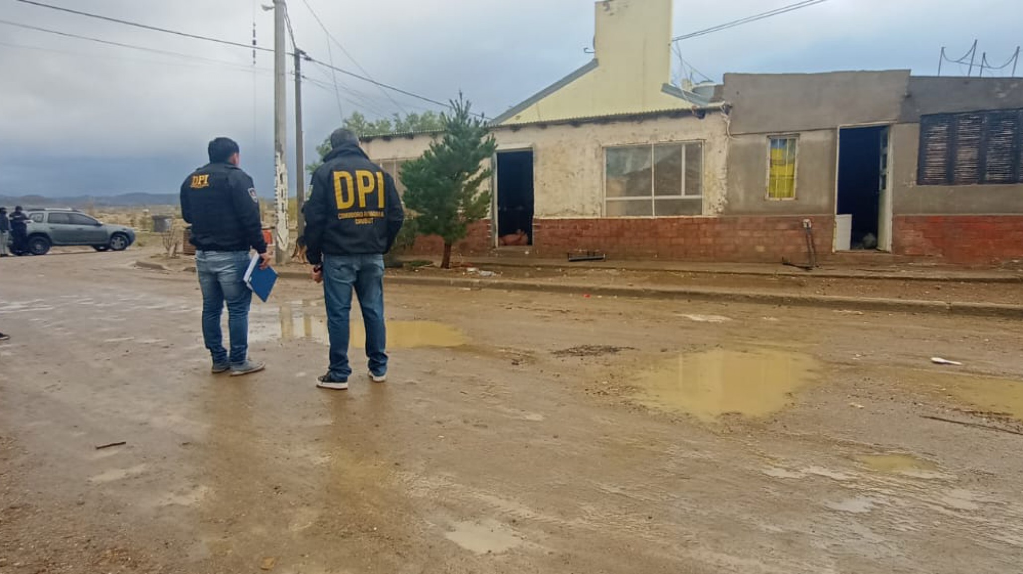 Detienen a sospechosos e incautan evidencia en allanamientos por robos a comercios de Km.8