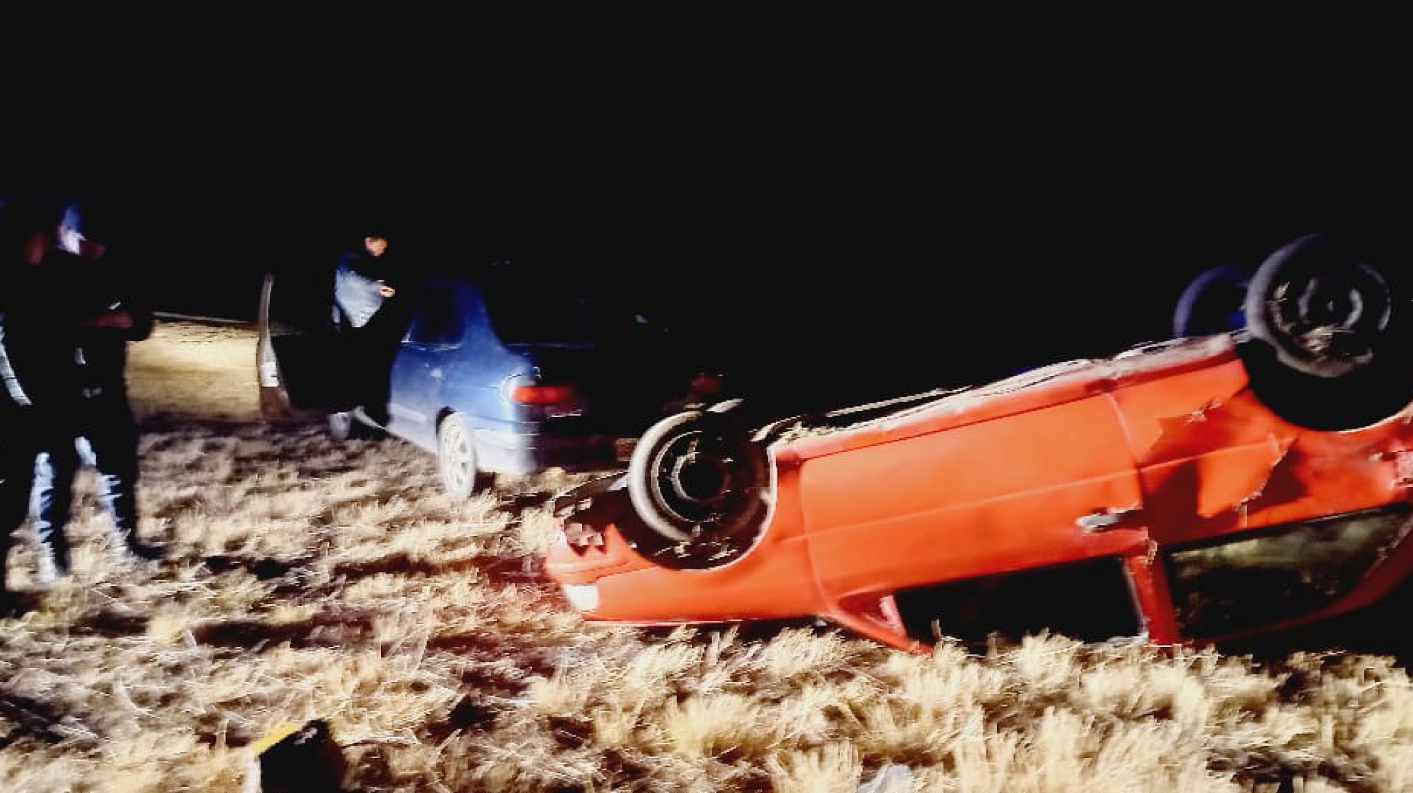 Ruta 26: Un auto volcó en el acceso a la Guarnición Militar