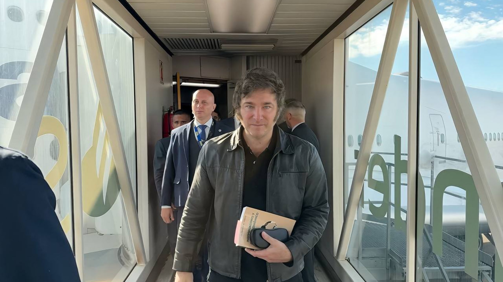 Denuncian al presidente Milei y a su hermana por usar fondos públicos en un viaje privado a España