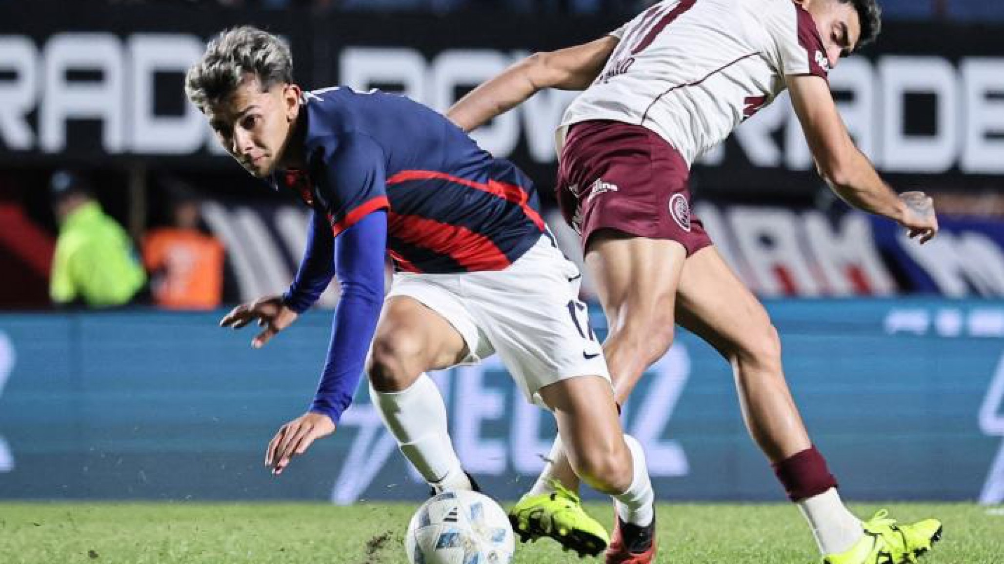 San Lorenzo y Lanús empatan 1-1 en un vibrante partido en el Nuevo Gasómetro