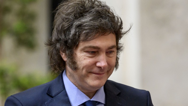 Milei: "Si la gente no llegara a fin de mes se estaría muriendo en la calle"