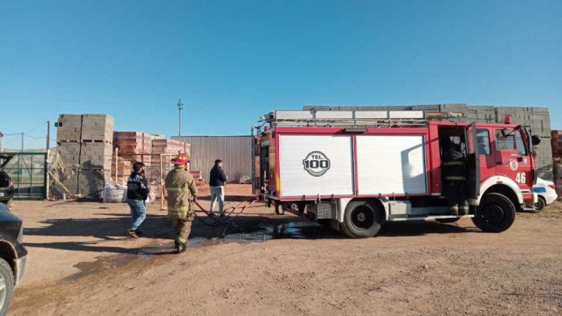 Se incendió un comercio en Km.8