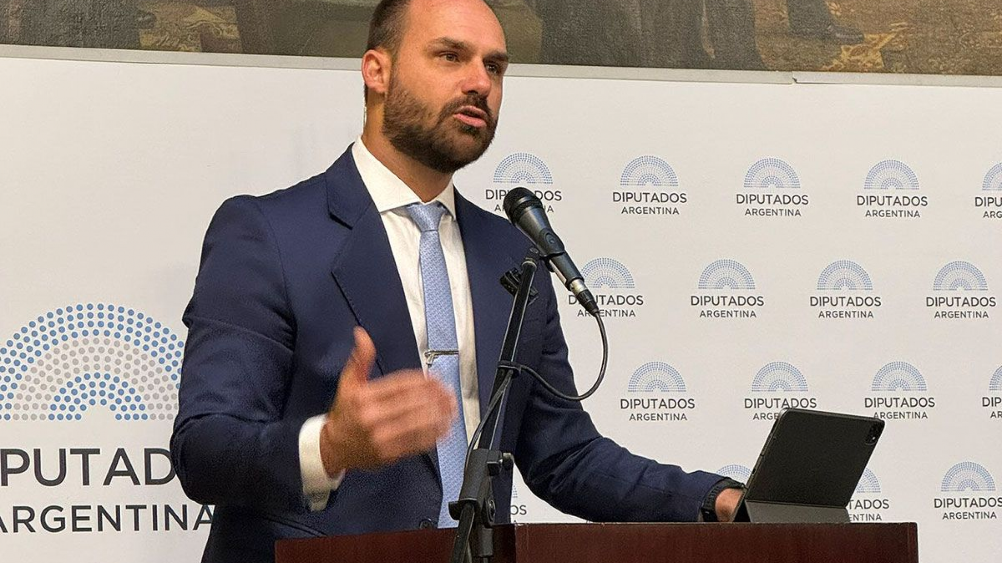 Eduardo Bolsonaro solicita "asilo político" en Argentina para condenados por asalto al Congres