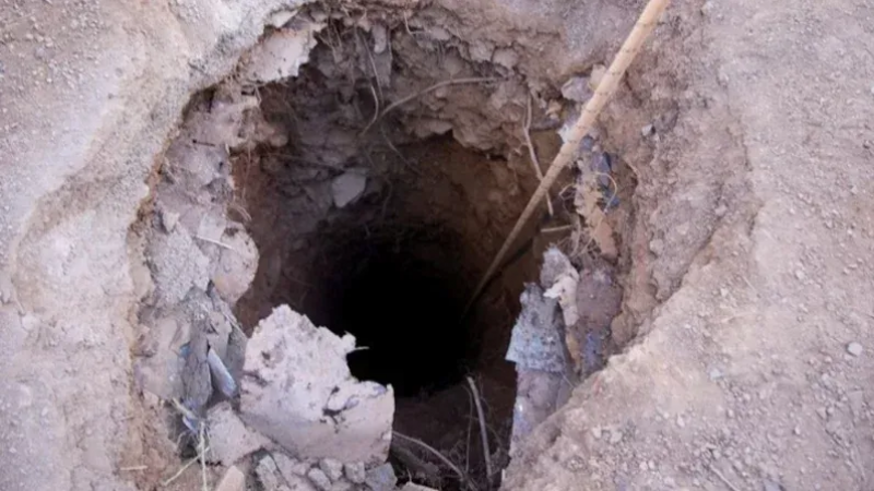 Jugaba en el patio de la escuela: Niño de 11 años murió tras caer a un pozo ciego