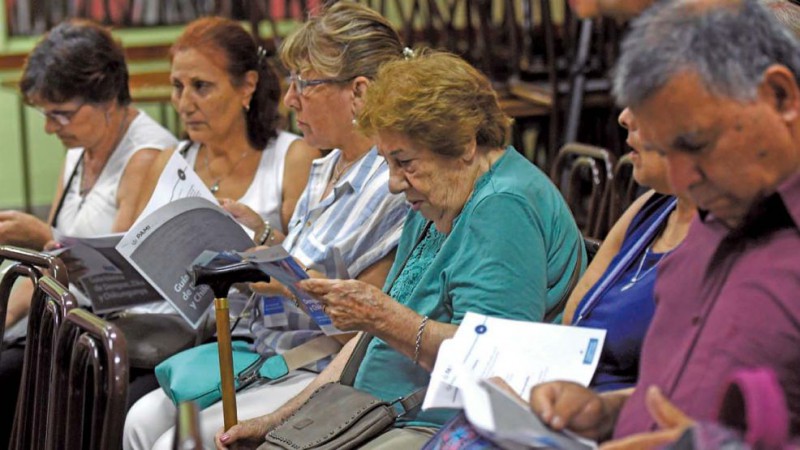 Ley Bases: el gobierno eliminó el capítulo previsional y continúa rigiendo la moratoria jubilatoria