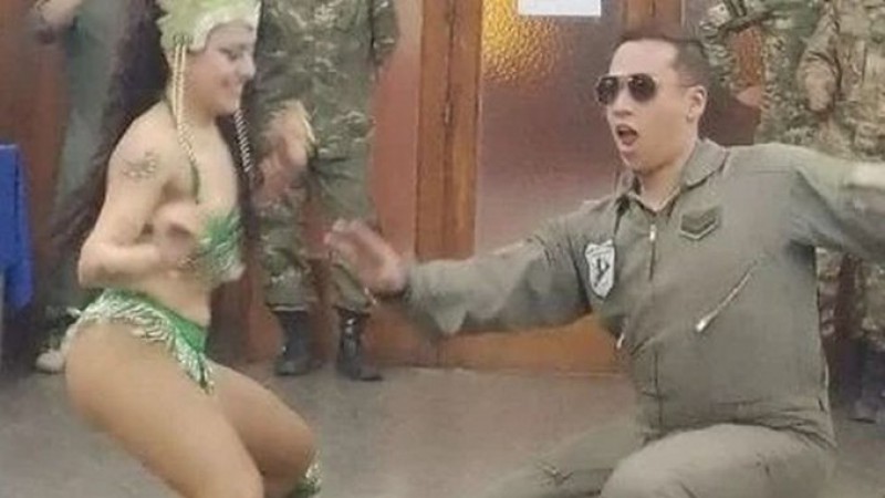 El ministro Petri dispuso duras sanciones para militares tras el video con las bailarinas
