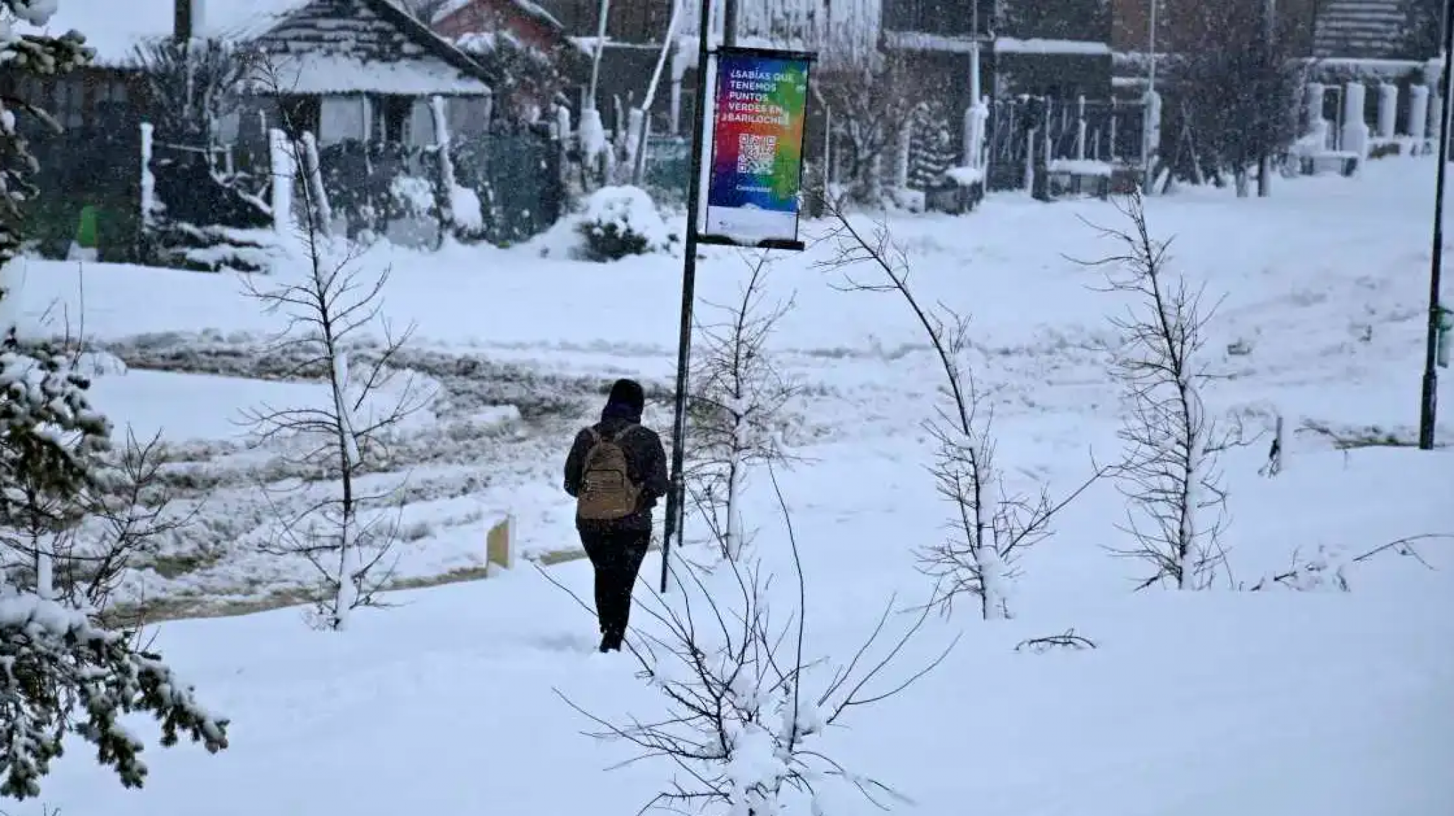 Nieve extrema en Bariloche: suspendieron las clases