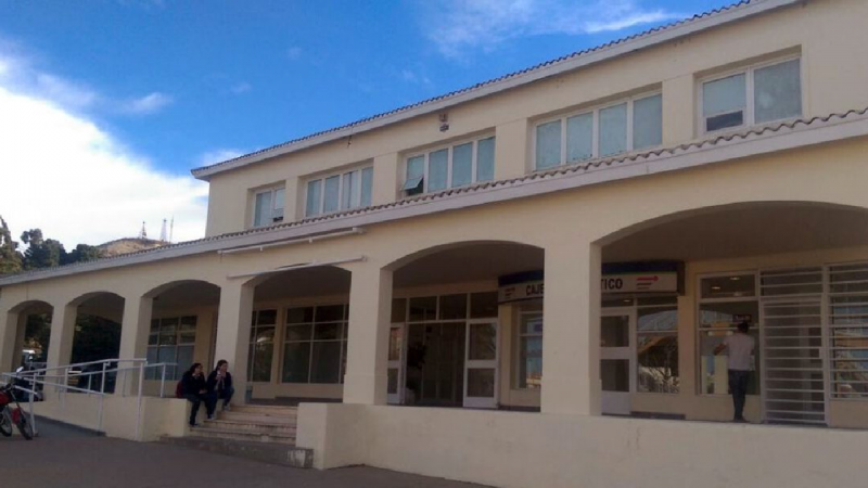 Siguen sin clases presenciales en CERET: "Sin calefacción, sin luz, con goteras y sin solución"