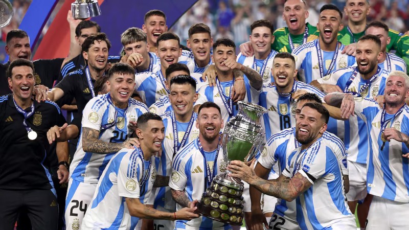 La Federación Francesa de Fútbol denuncia a la Selección Argentina por cánticos racistas