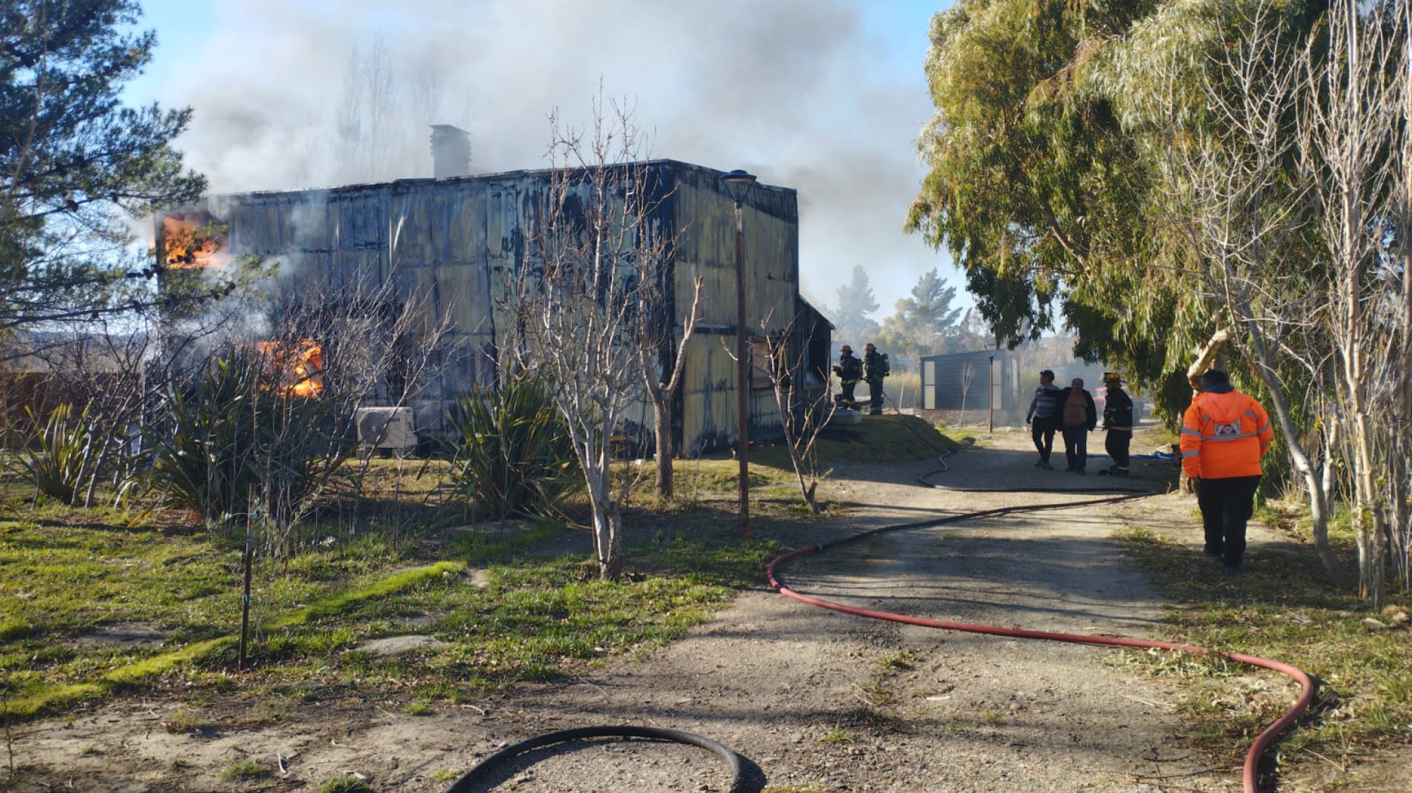 Un incendio devoró un hogar en el barrio Km 14
