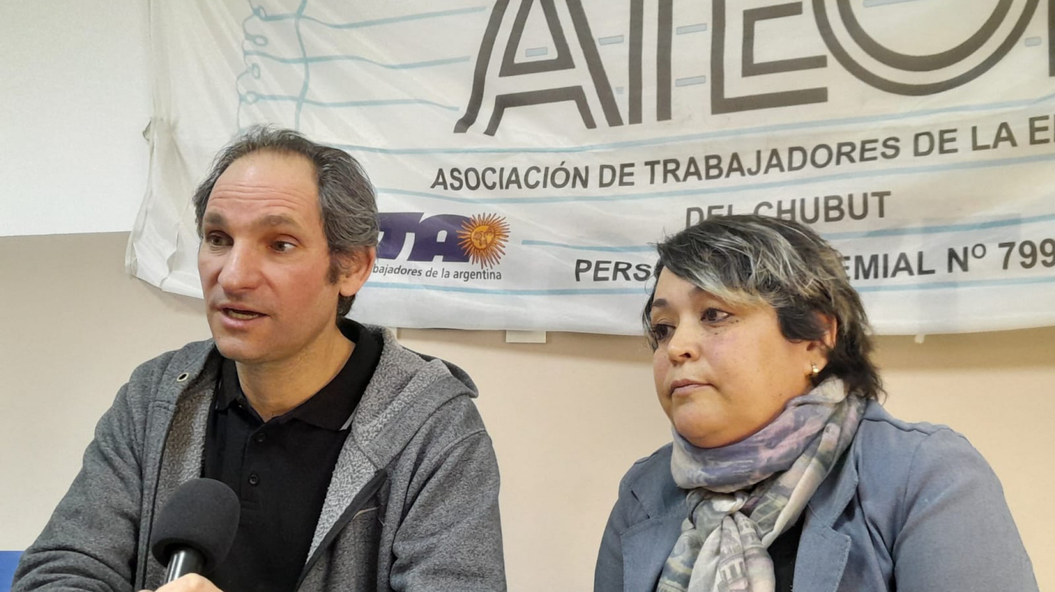 Atech denuncia que hay docentes sin cobrar desde marzo y escuelas cerradas en Comodoro