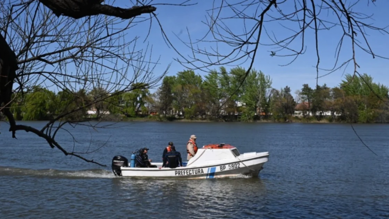 Hallaron un cuerpo flotando en el río Negro