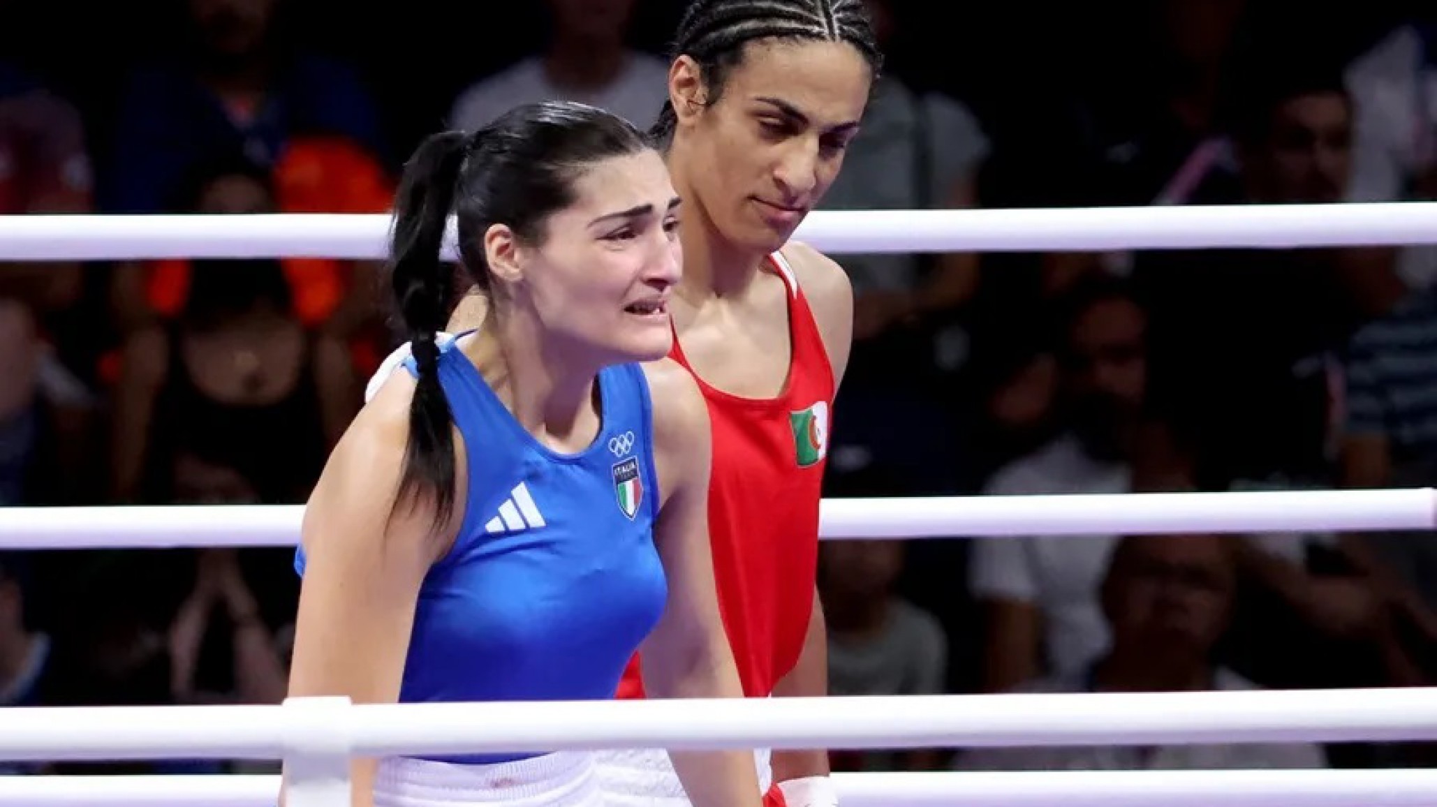Escándalo en París 2024: Boxeadora abandonó su combate a los 46 segundos