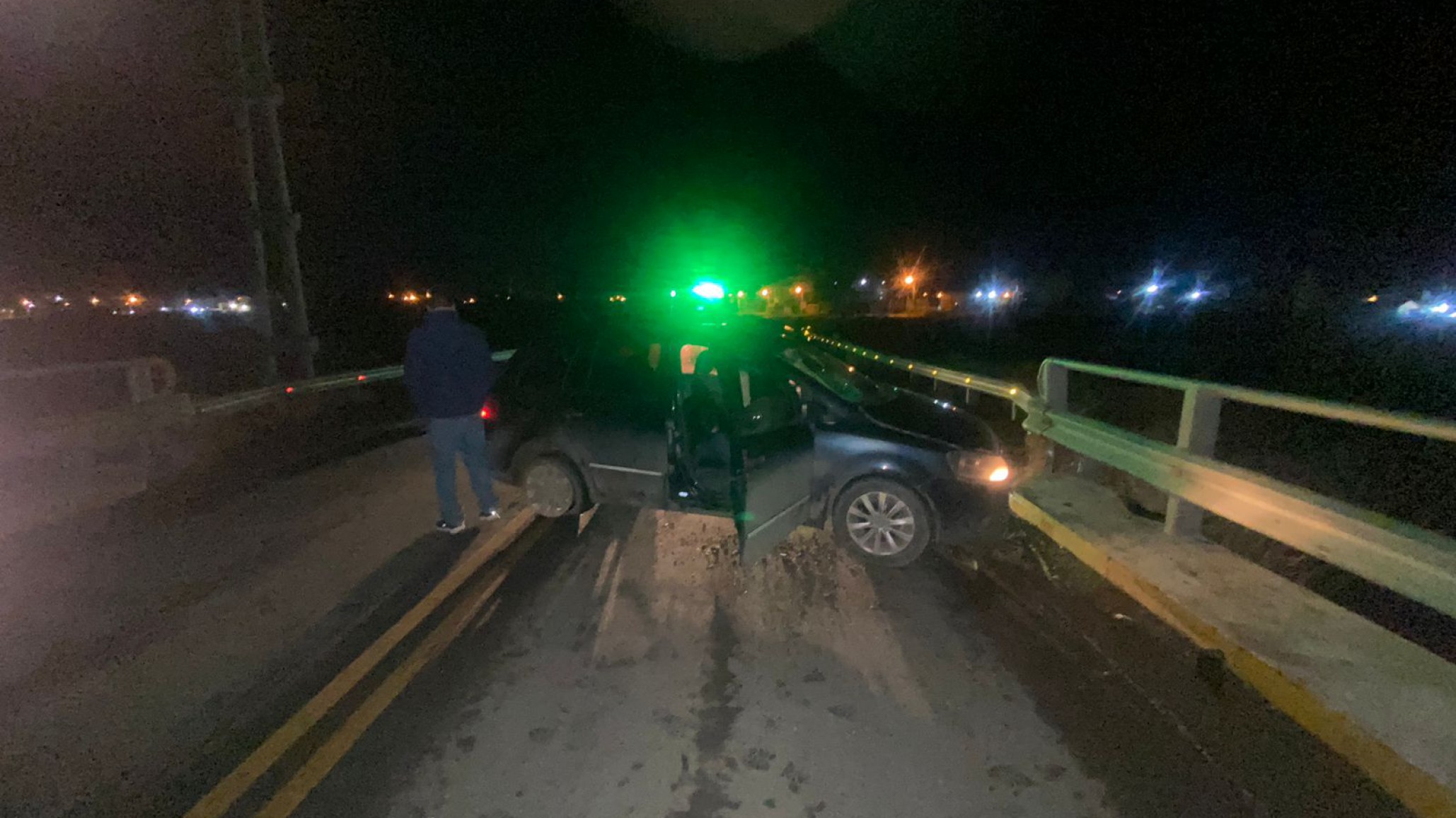 Conductor alcoholizado chocó contra un guardarrail: la acompañante fue trasladada al Hospital