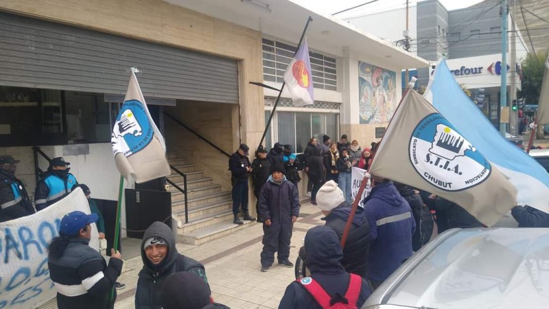 Hay conciliación obligatoria por despidos en STIA pero se agrava la situación en el Puerto por 20 despidos en Flota Amarilla