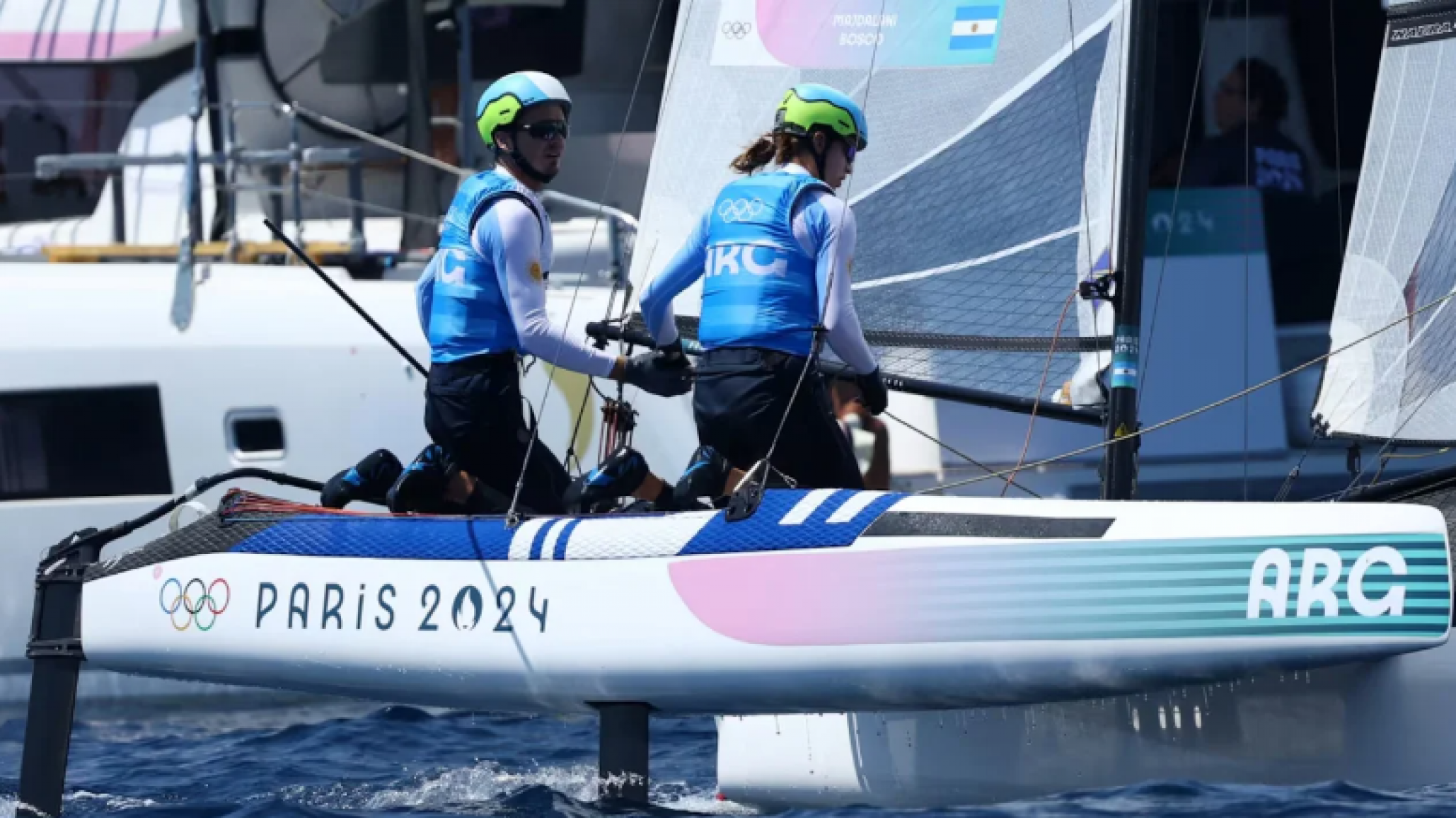 Los regatistas argentinos Majdalani y Bosco ganaron la medalla de plata en Nacra 17