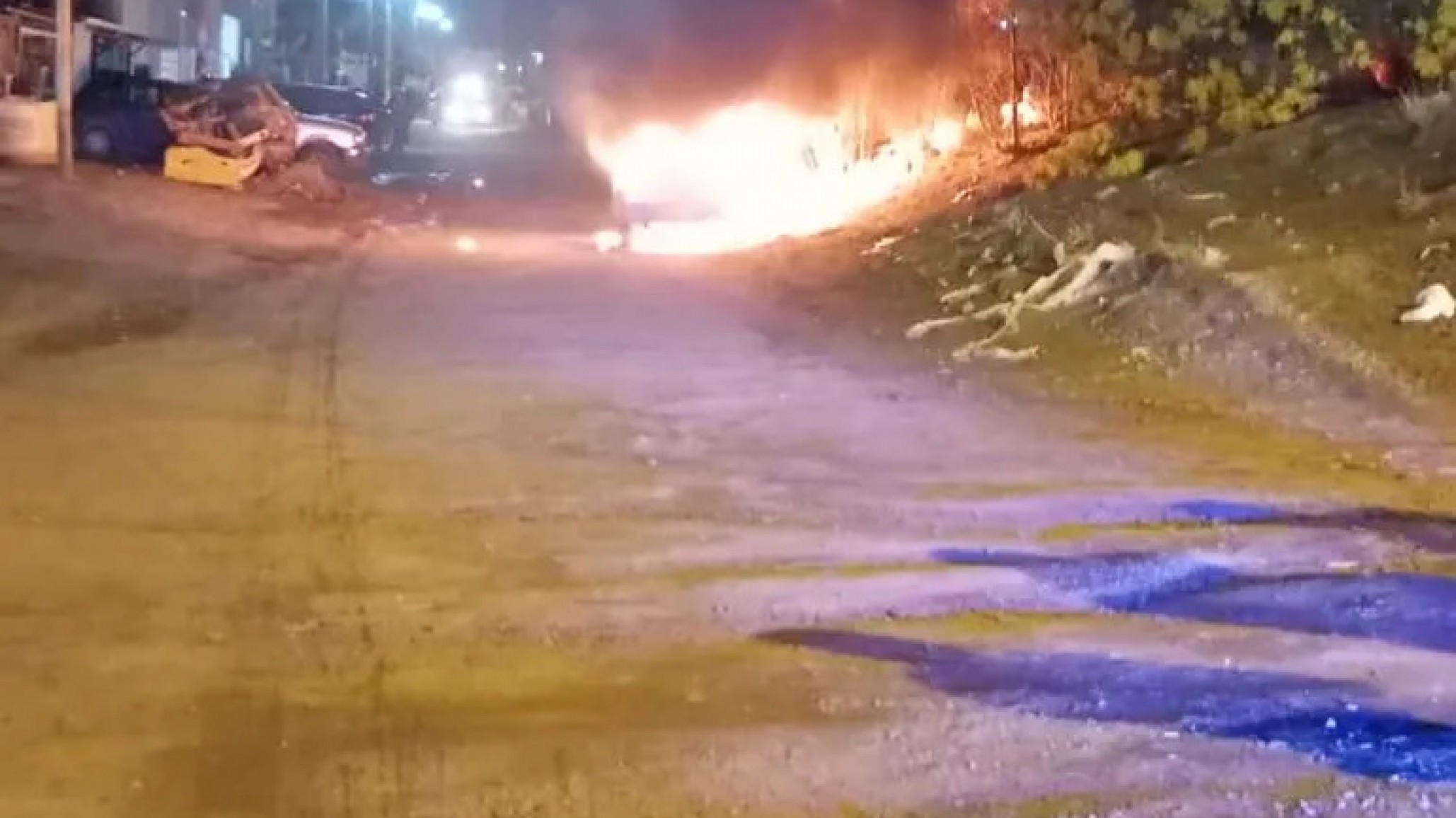 Se incendió un auto en barrio Máximo Abásolo: ¿Fue intencional?