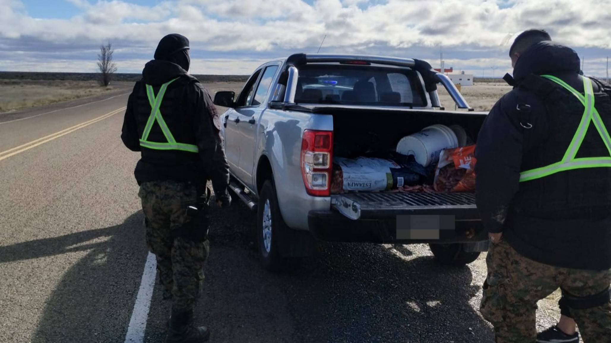 Decomisaron 150 kilos de langostinos: los transportaban en condiciones insalubres