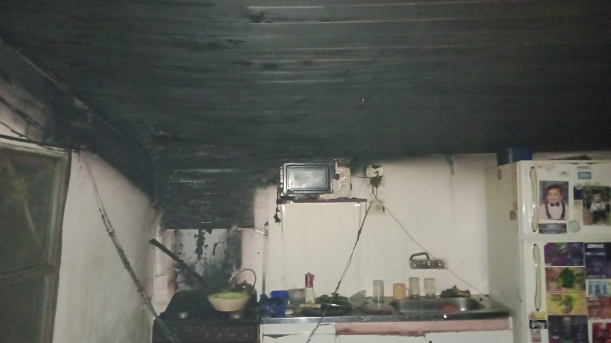 Dejó una sartén con aceite caliente en la hornalla y casi se le incendia la casa