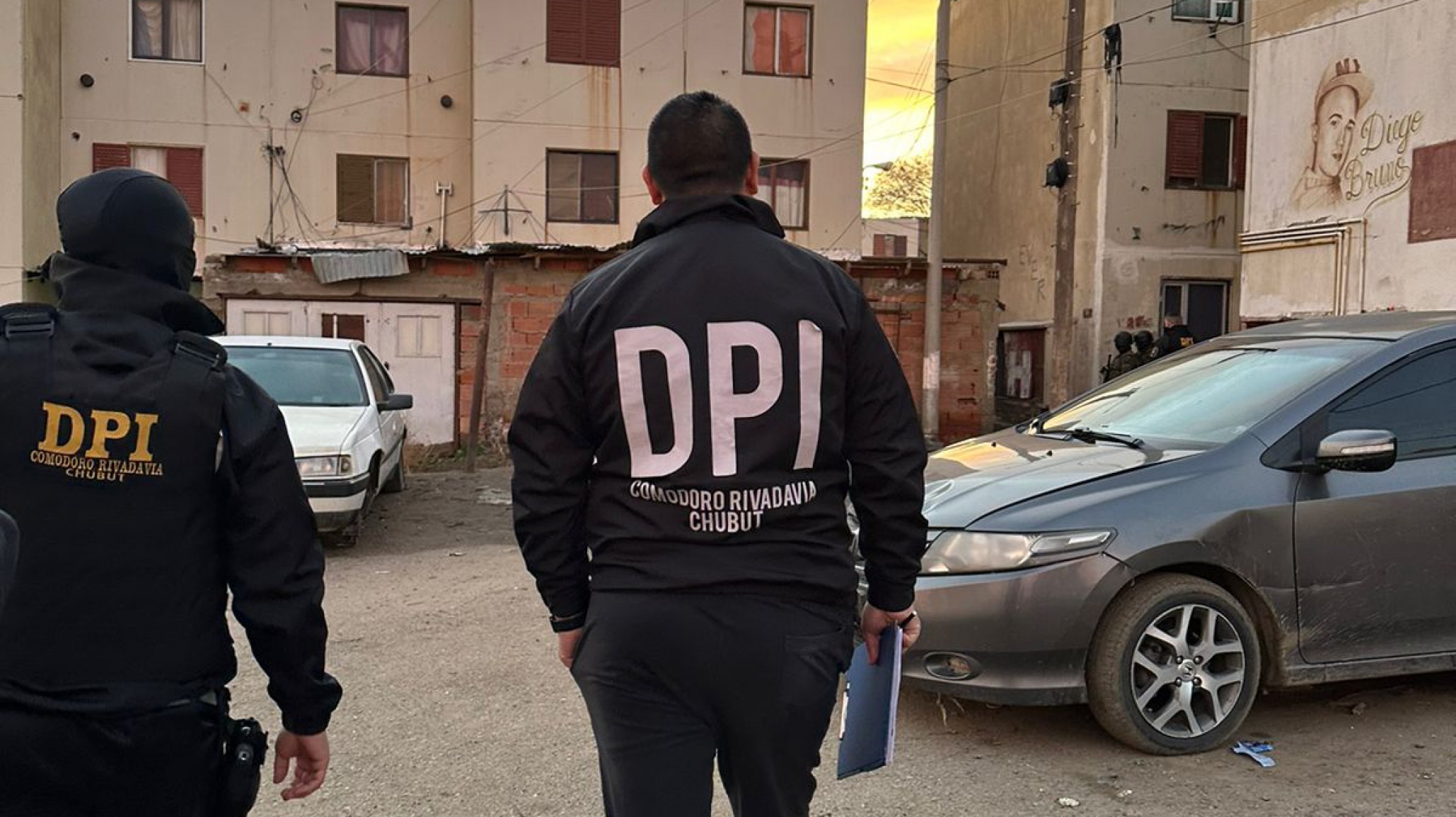 Allanamientos en las 1008 Viviendas: hubo siete diligencias, se secuestró un arma de fuego y hay un prófugo con pedido de captura