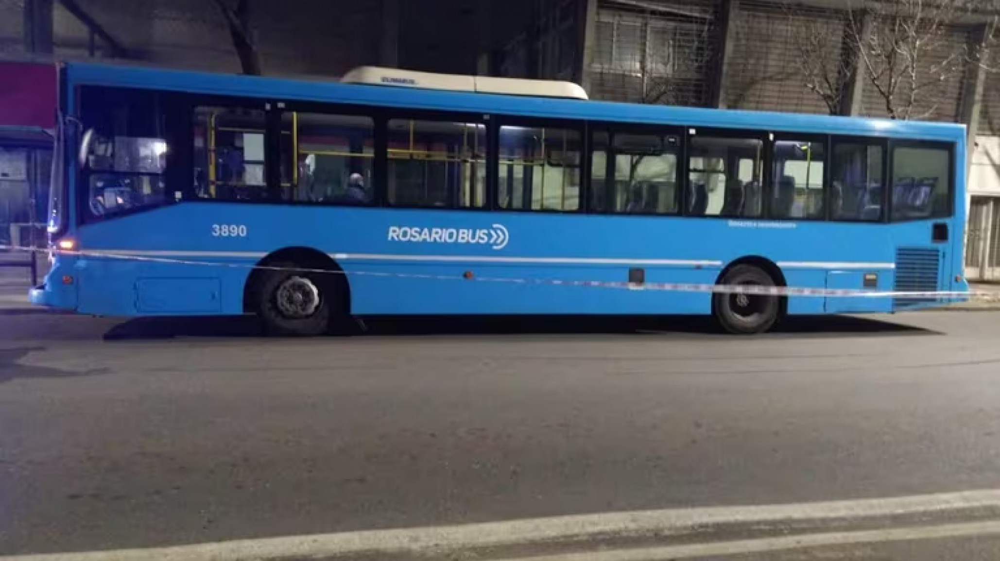 Balearon un colectivo en Rosario: no detuvieron al agresor