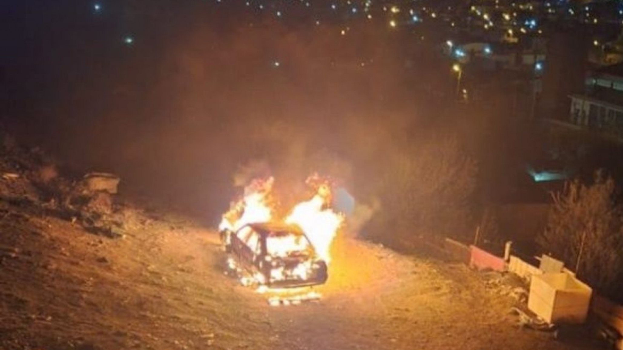 Se incendió un auto en la Zona de Quintas II
