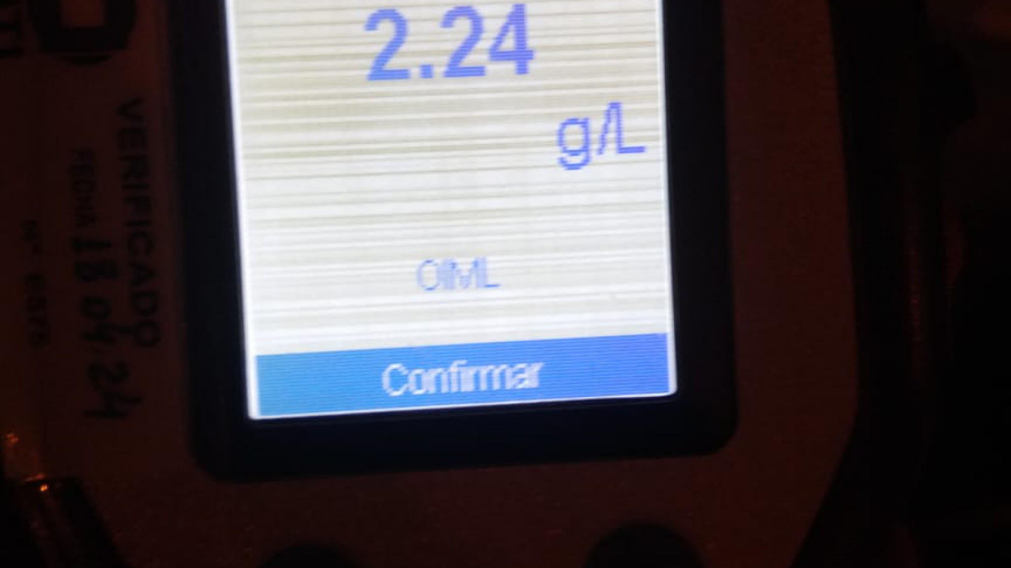 Un hombre dormía borracho en su camioneta, insultó a los policías y terminó detenido