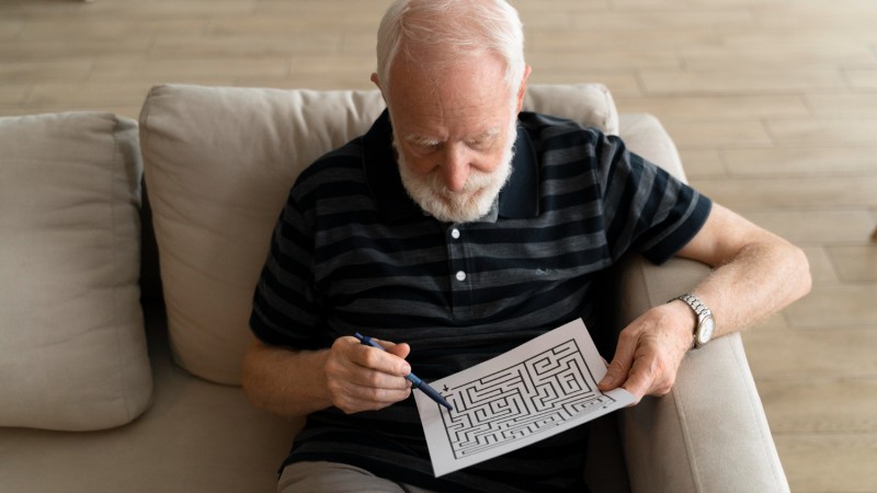 Hablemos de Alzheimer se dicta para "aliviar mucho a la familia en la toma de decisiones"