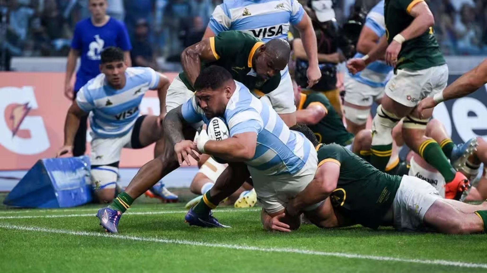 Los Pumas lograron un histórico triunfo ante Sudáfrica y están con un pie en la gloria