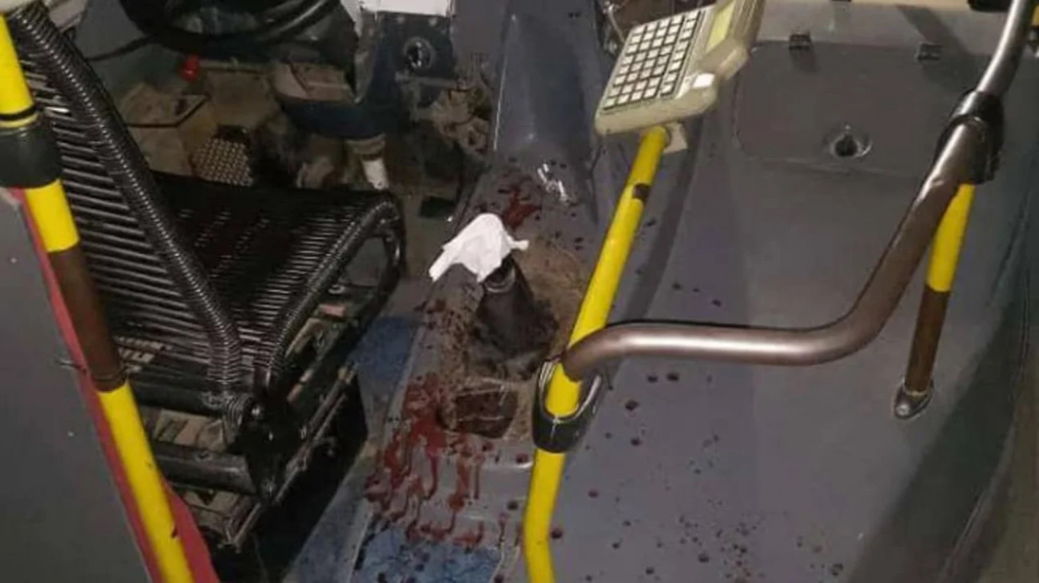 Brutal asalto a un chofer de colectivo: Le cortaron los dedos con un machete