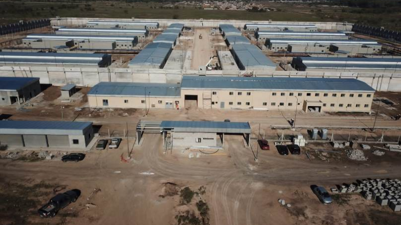 Agente penitenciario detenido por violar a una presa dentro del penal