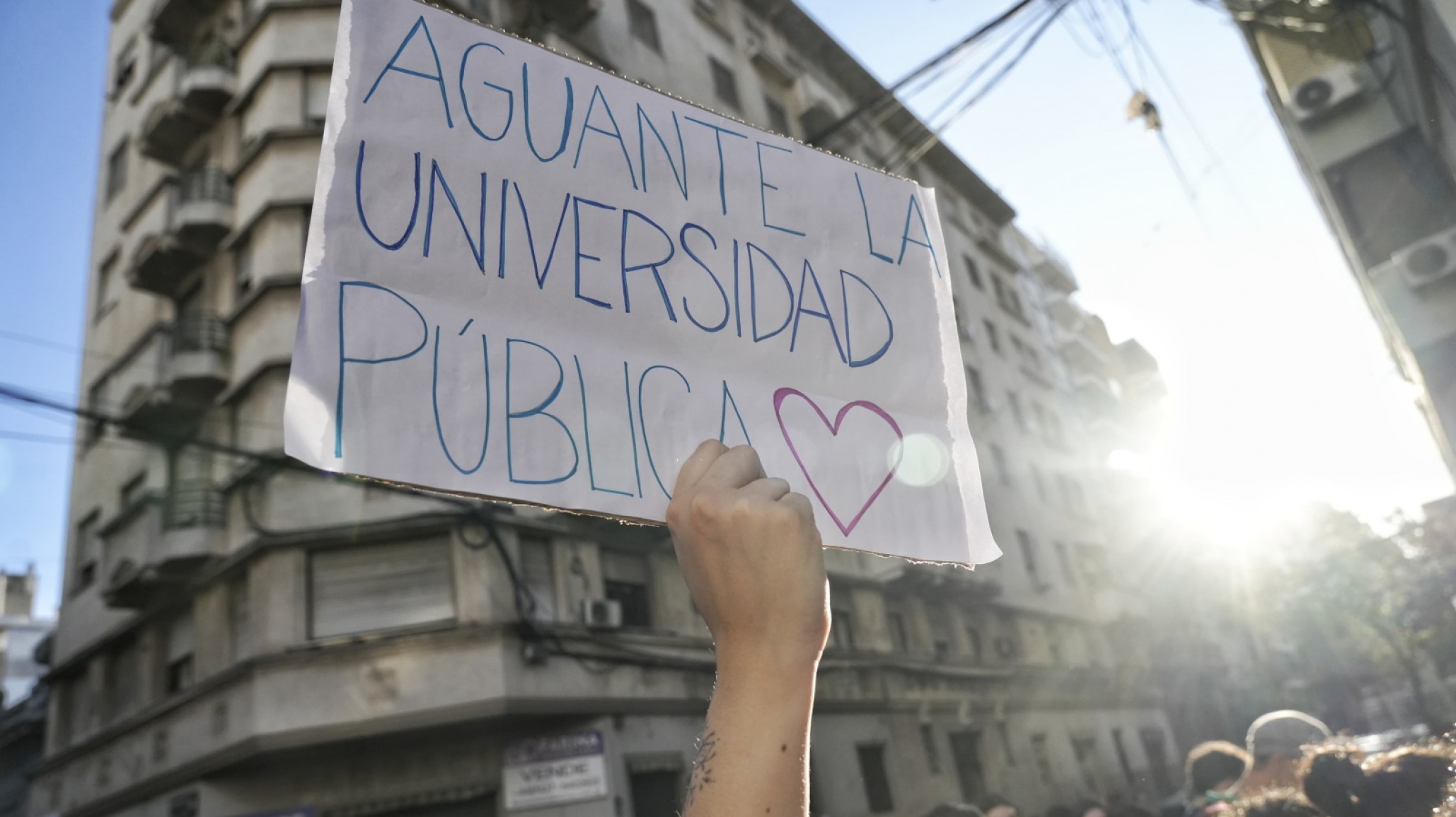 El Gobierno reglamentará el cobro de aranceles a extranjeros en las universidades públicas