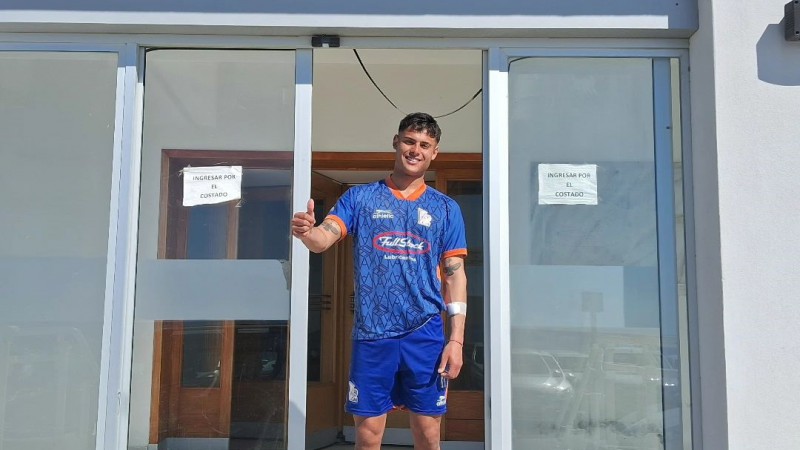 Susto en el fútbol local: Lucas Palma sufrió un fuerte golpe en la cabeza y fue hospitalizado