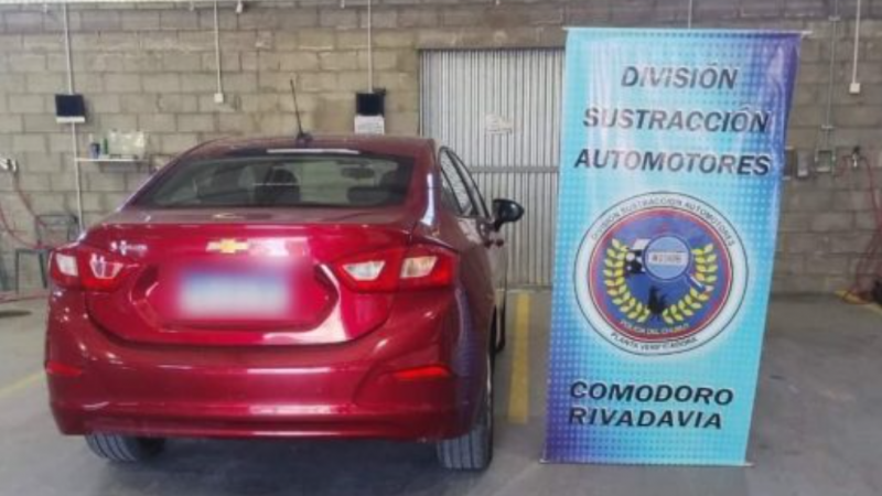 Cayeron dos autos truchos en operativos de control vehicular