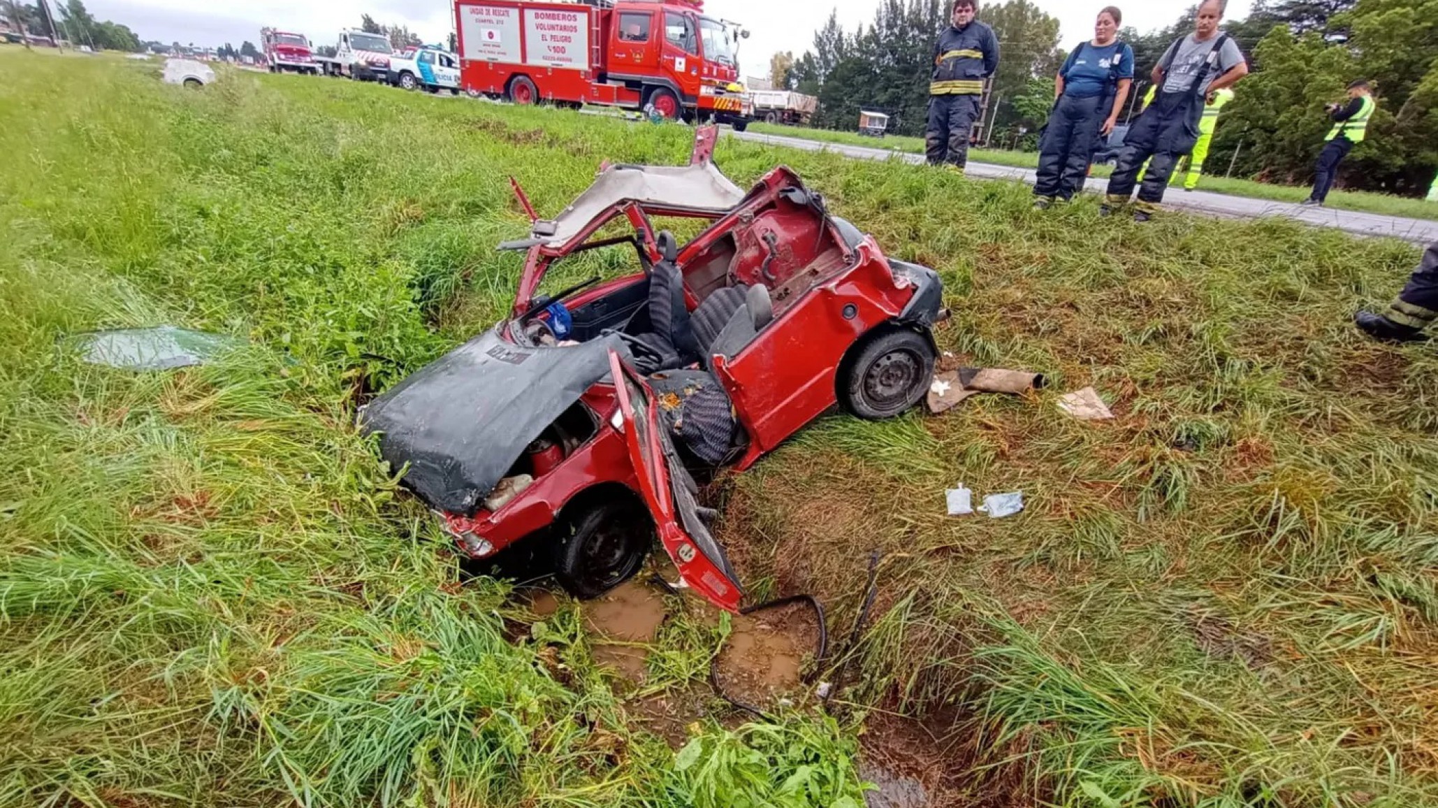 Grave accidente en la Ruta 2: un camión impactó a un auto