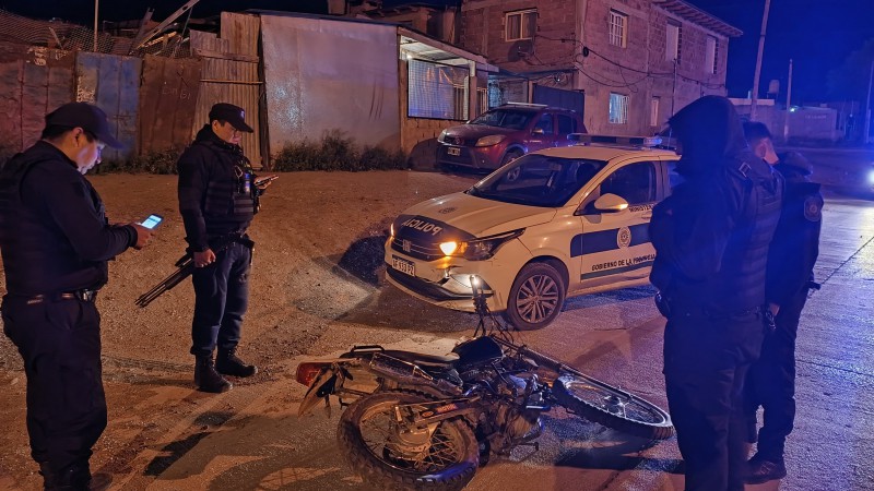 Adolescente circulaba en una moto que tenía pedido de secuestro y escapó de un control, fue demorado