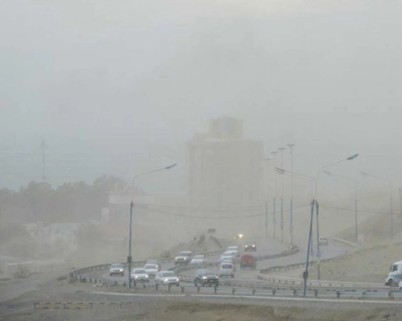 Miércoles ventoso en Comodoro: ráfagas de hasta 87 km/h y cielo parcialmente nublado