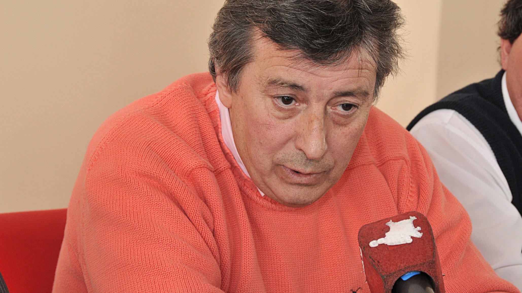 Rey: "En los bancos de Comodoro se vive una situación de crueldad laboral"