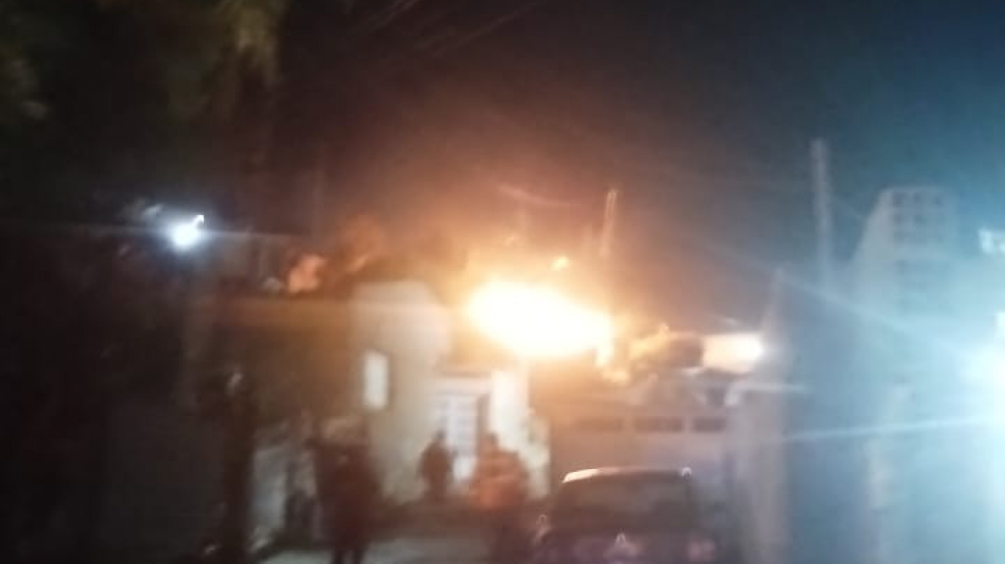 Tragedia en Comodoro: "El incendio estaba generalizado, y al enfriar la vivienda encontramos el cuerpo de una persona"