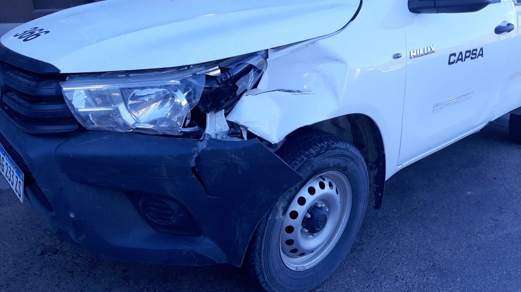 Accidente de tránsito en Avenida Yrigoyen: choque entre una camioneta y un auto