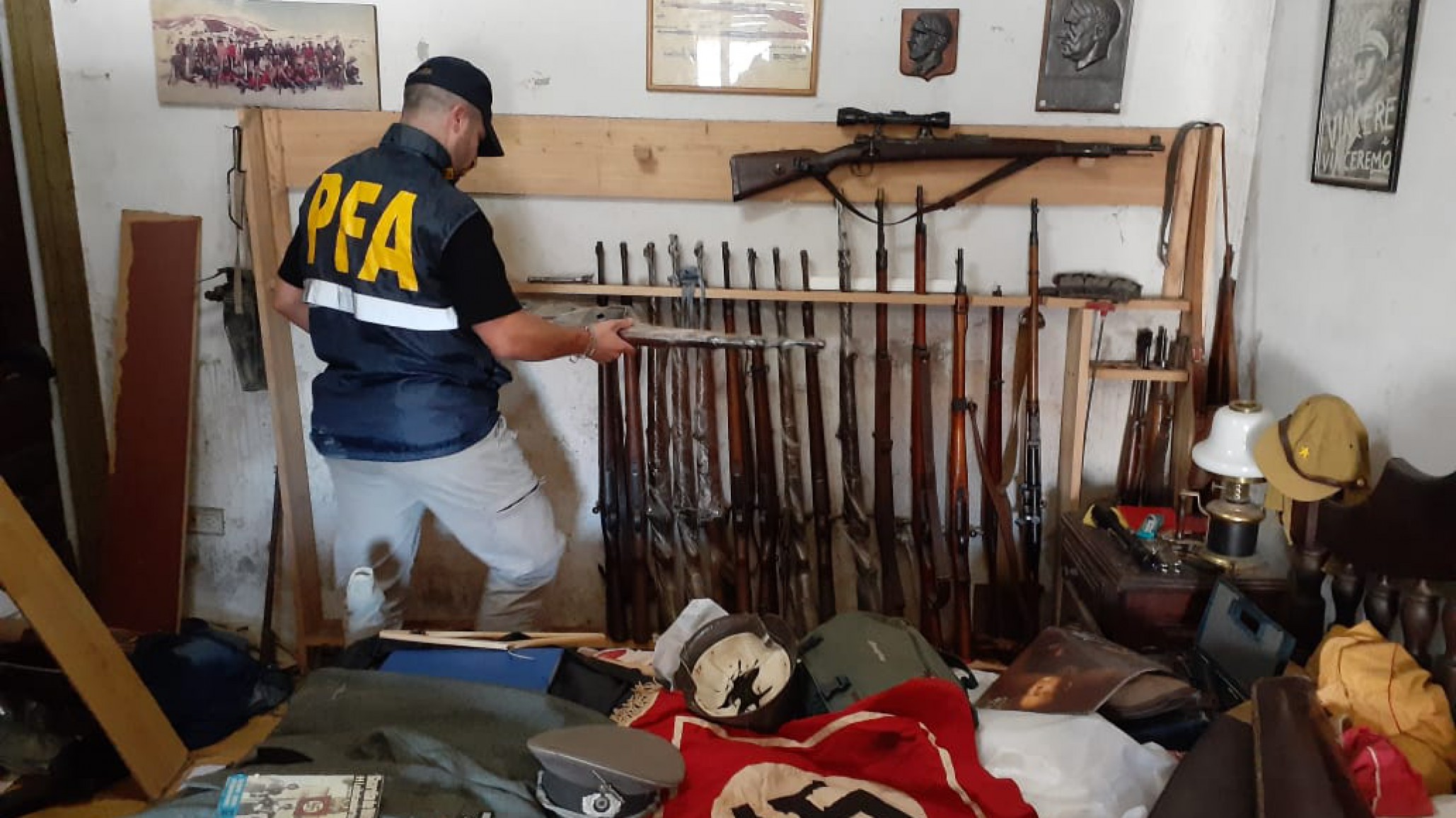 Hallaron en Argentina un arsenal de armas con vínculos nazis: un detenido