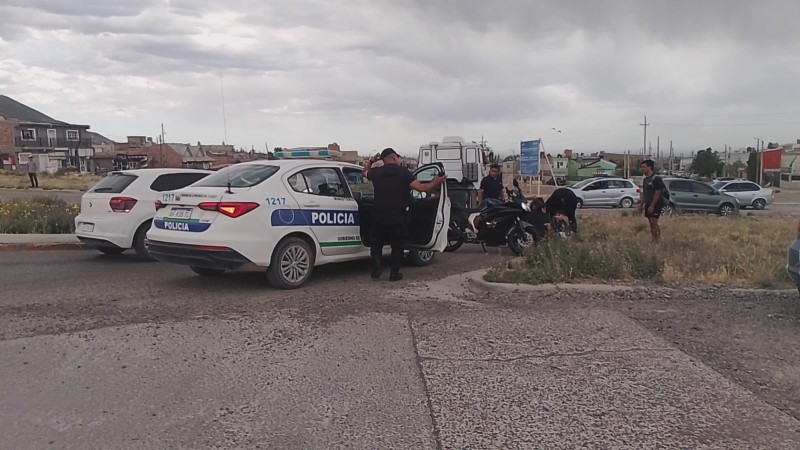 Padre e hijo sufrieron un accidente en Av. Polonia
