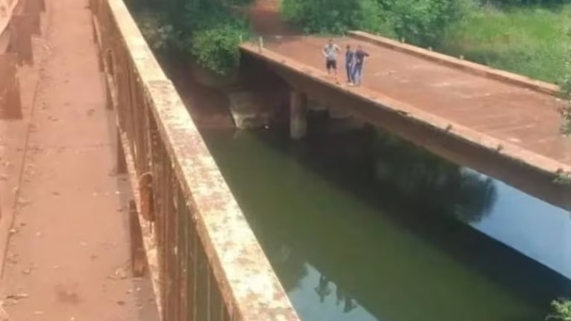 Misiones: Discutió con su hija, cayeron a un arroyo y los encontraron sin vida