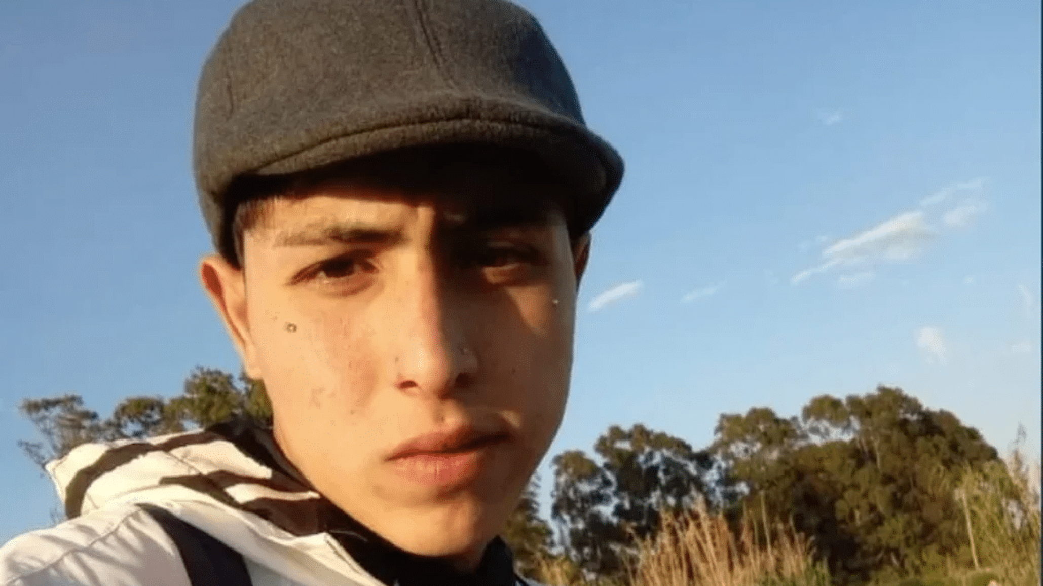 Un adolescente agarró un arma de su casa, le disparó sin querer a un amigo y lo dejó en grave estado