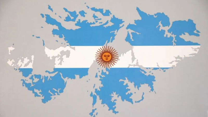 Charla sobre "Malvinas en la Narrativa y el Teatro de Argentina": Un espacio de reflexión organizado por los estudiantes del Instituto 807